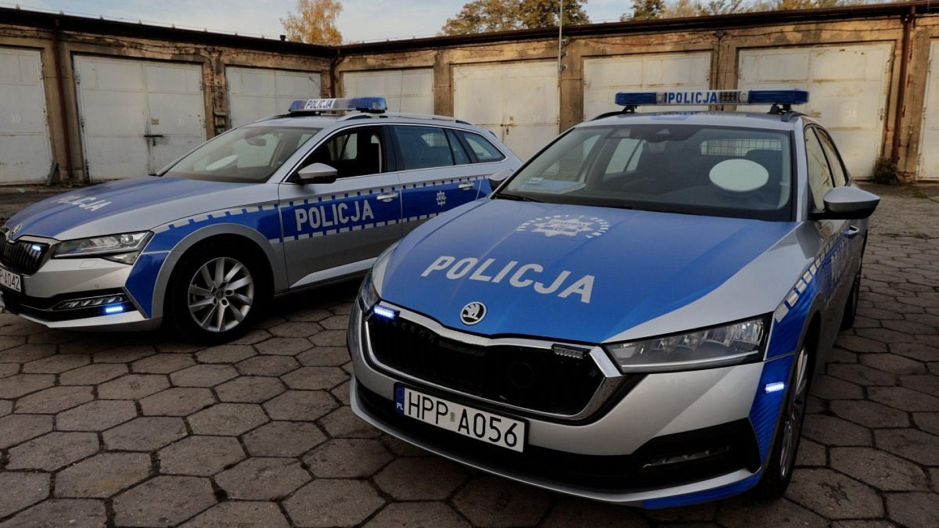 Nowe samochody śląskiej policji, kupione w 2021 r.