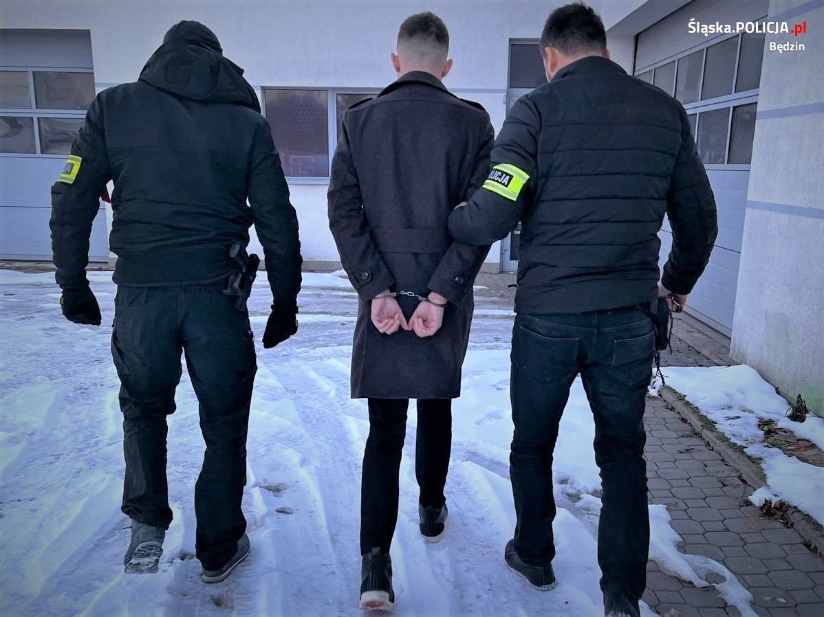 Będzińscy policjanci zatrzymali cztery osoby