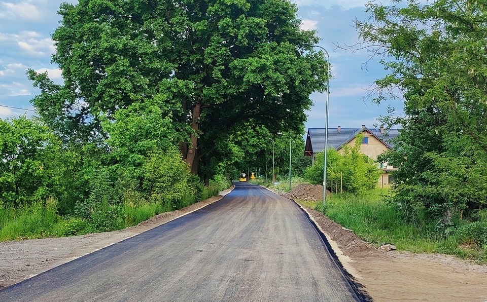 Wyremontowano drogę od granicy z Preczowem do skrzyżowania z ul. Marianki