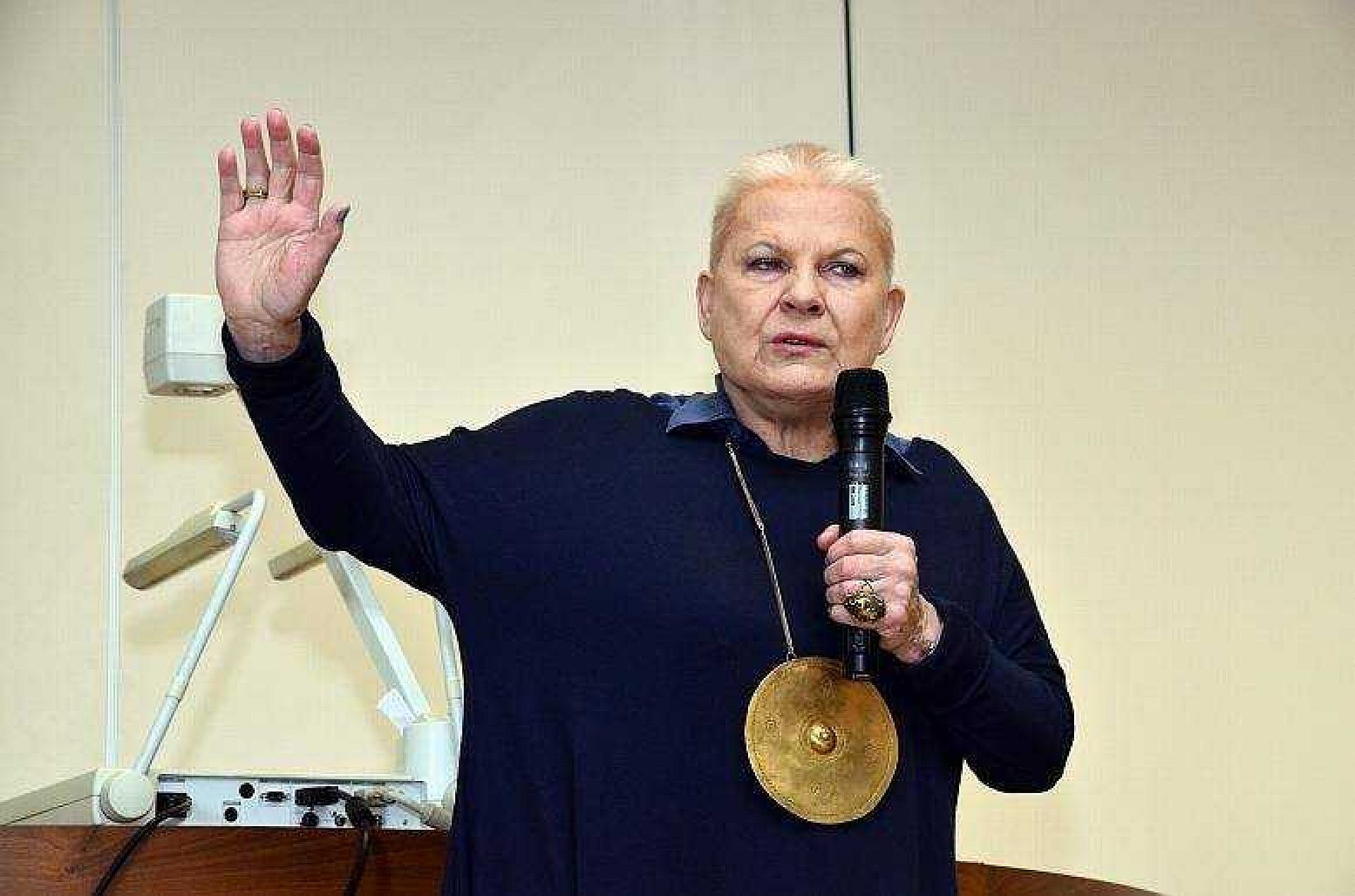 Elżbieta Dzikowska Elżbieta Dzikowska