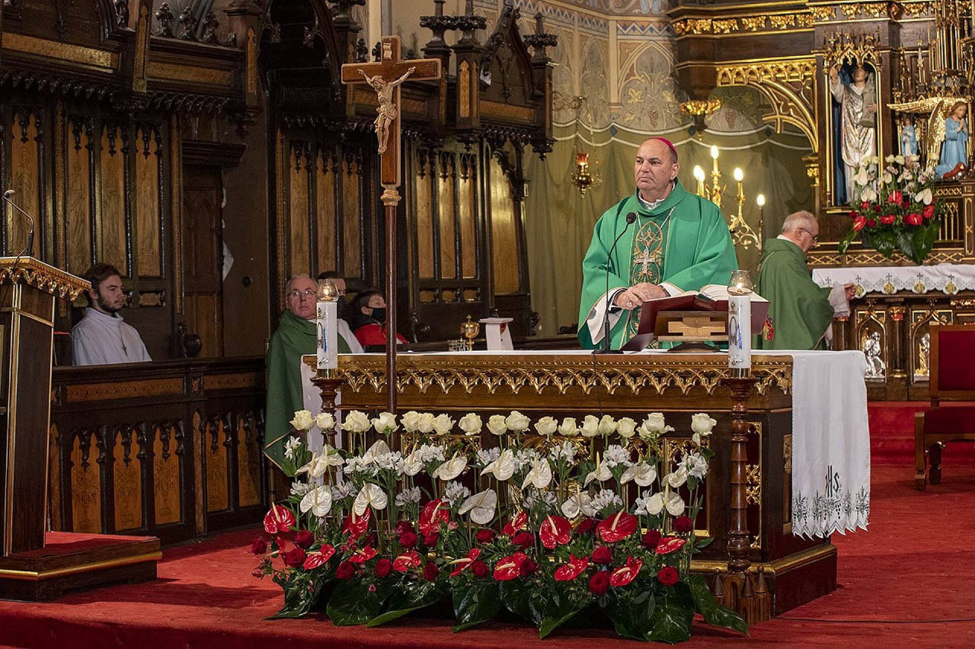 Stoimy w obliczu wielkiego niebezpieczeństwa - mówił bp Kaszak Stoimy w obliczu wielkiego niebezpieczeństwa - mówił bp Kaszak