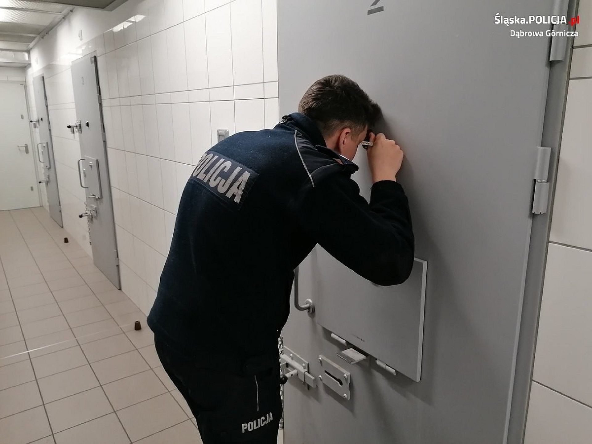 Dąbrowscy policjanci zatrzymali trzech mężczyzn Dąbrowscy policjanci zatrzymali trzech mężczyzn