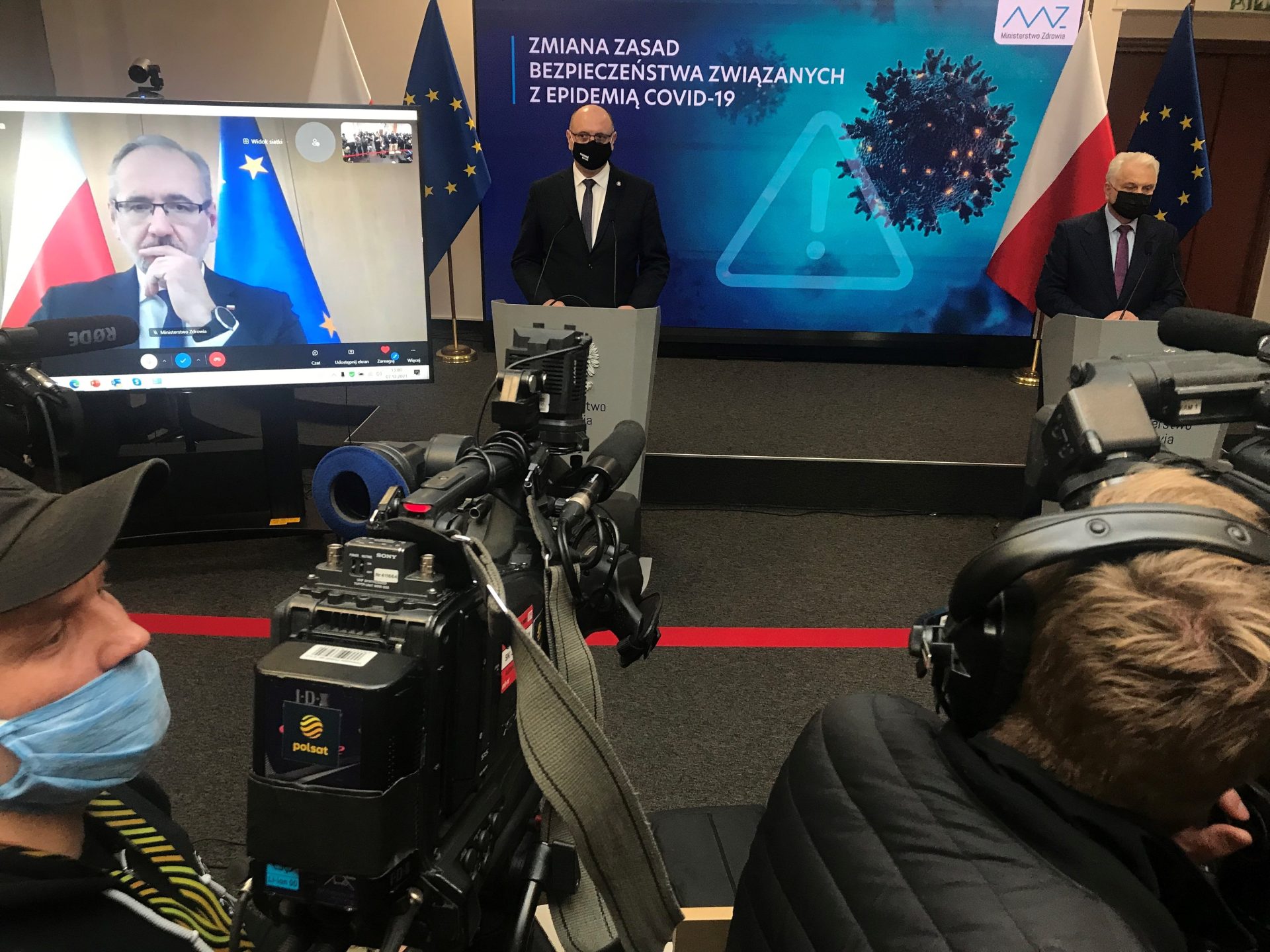 Ministrowie Niedzielski i Kraska ogłosili nowe obostrzenia Ministrowie Niedzielski i Kraska ogłosili nowe obostrzenia