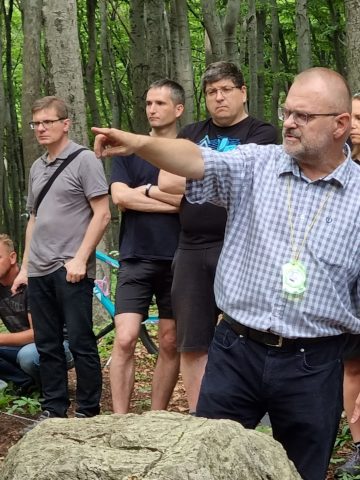 Wycieczka do megalitów na Bukowej Górze Wycieczka do megalitów na Bukowej Górze