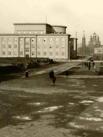 Fragment ulicy Prezydenta Ignacego Mościckiego koło Ratusza Fragment ulicy Prezydenta Ignacego Mościckiego koło Ratusza