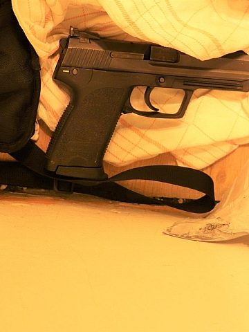 Policjanci z Będzina przejęli broń i narkotyki Policjanci z Będzina przejęli broń i narkotyki