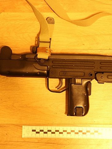 Policjanci z Będzina przejęli broń i narkotyki Policjanci z Będzina przejęli broń i narkotyki