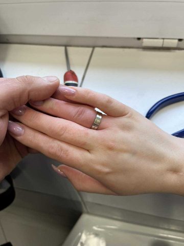 Strażacy zdjęli obrączkę z palca Strażacy zdjęli obrączkę z palca