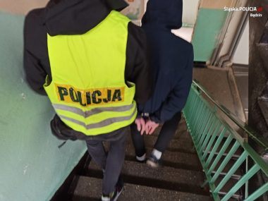 Policjanci z Czeladzi zatrzymali 29-letniego mieszkańca Sosnowca Policjanci z Czeladzi zatrzymali 29-letniego mieszkańca Sosnowca