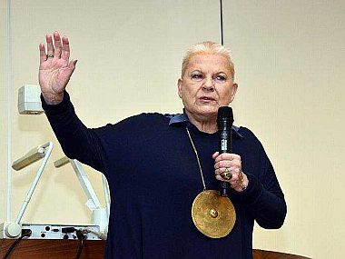 Elżbieta Dzikowska Elżbieta Dzikowska