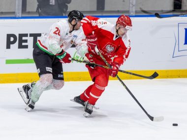 Grzegorz Pasiut o awansie hokeistów: Czekaliśmy tyle lat... Grzegorz Pasiut (mecz Polska - Węgry przed turniejem w Nottingham.