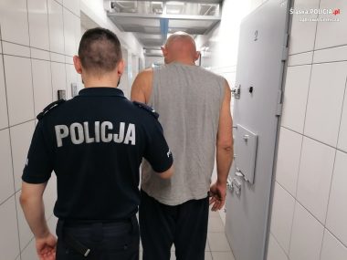 Miał nielegalną broń i narkotyki Dąbrowa Górnicza Miał nielegalną broń i narkotyki Dąbrowa Górnicza