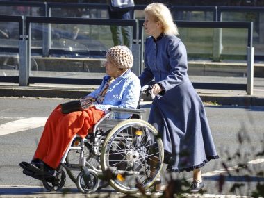 Niepełnosprawna na wózku Niepełnosprawna na wózku