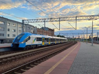 Nadchodzi koszmar pasażerów: najpierw zwolnią pociągi Pociąg Kolei Śląskich na stacji Katowice