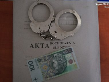 Zaproponował policjantom 1000 zł łapówki