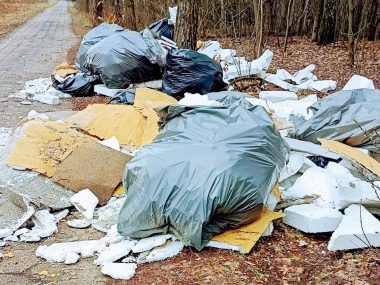 Nielegalne wysypiska śmieci Nielegalne wysypiska śmieci