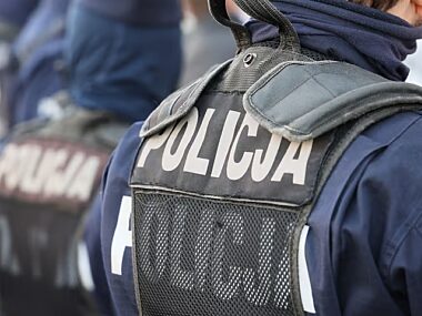 Skandal. Policjanci okradali seniorów metodą „na policjanta” Policjanci okradali seniorow skandal w gliwicach