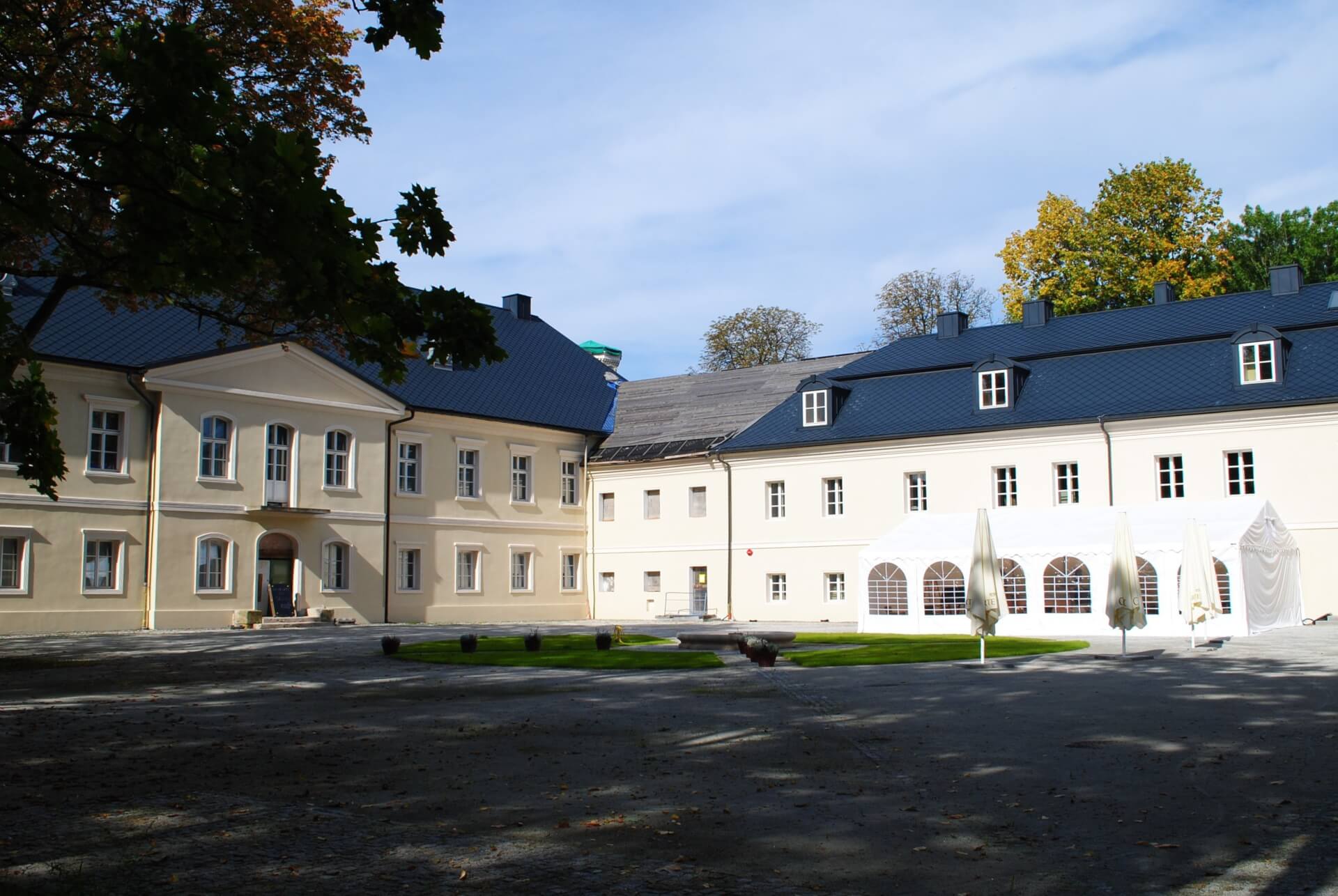 Pałac Donnersmarcków (Pałac Mieroszewskich)