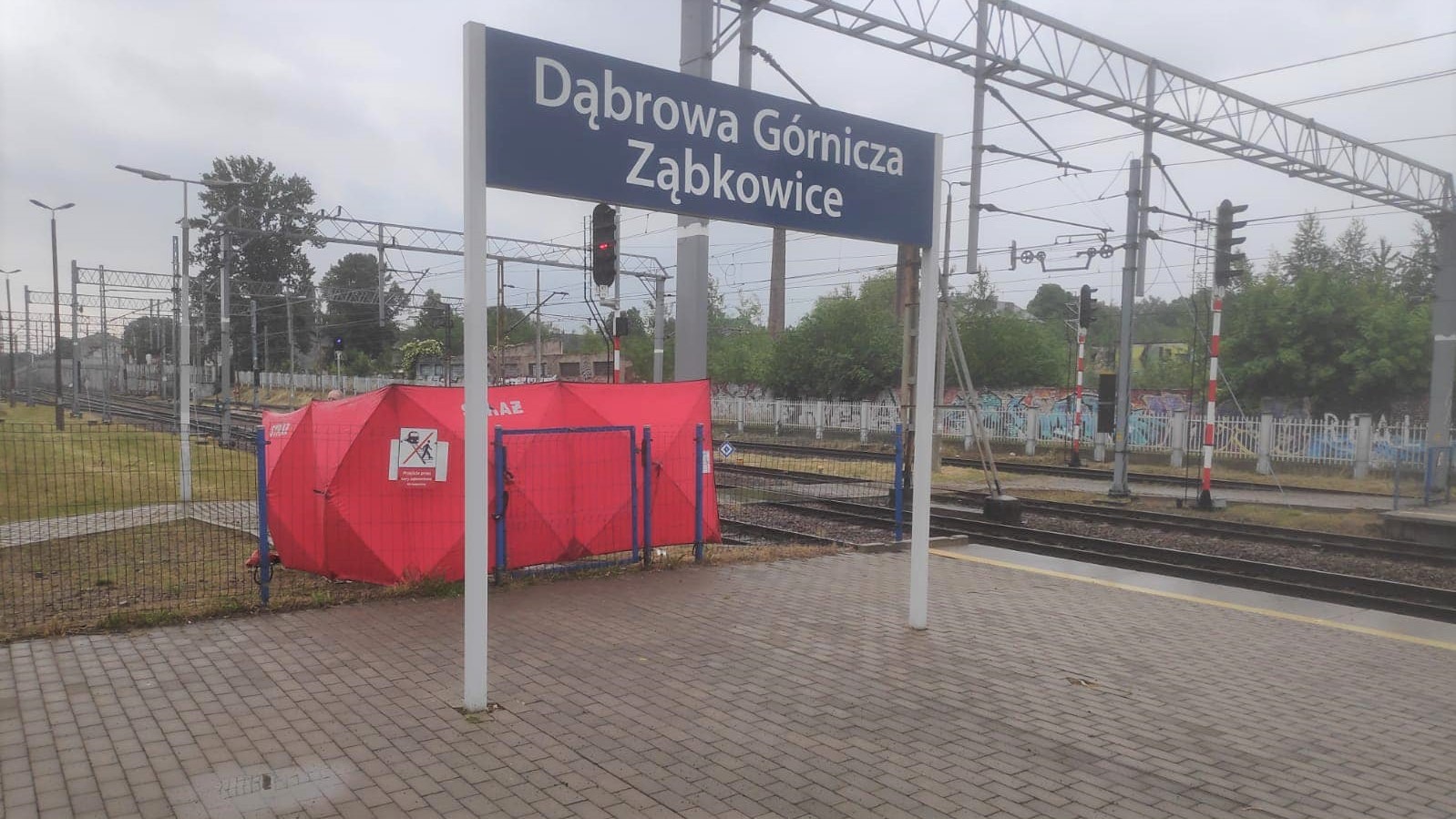 Smiertelne potracenie pociag dabrowa gornicza 01