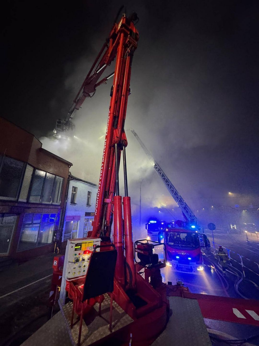 Będzin. Aleja Hugona Kołłątaja 14. Pożar. 7 grudnia 2025.