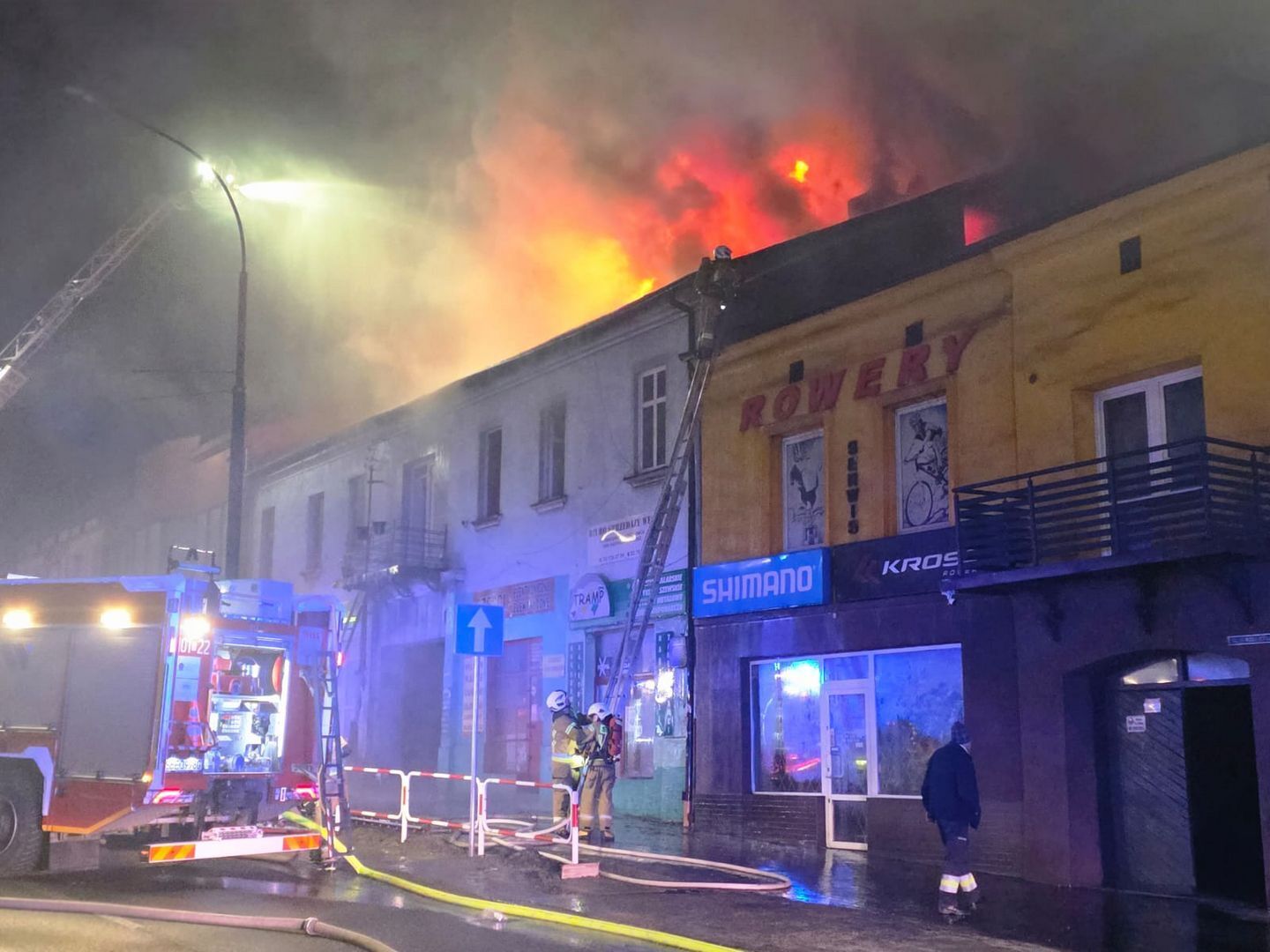 Będzin. Aleja Hugona Kołłątaja 14. Pożar. 7 grudnia 2025.