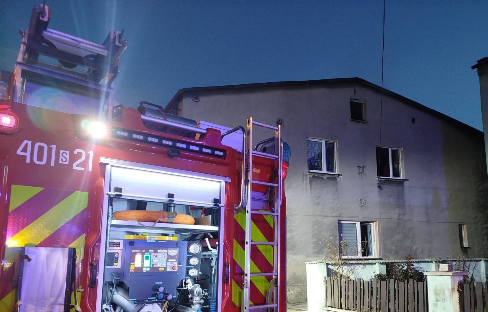 Będzin-Grodziec. Pożar przy ul. Stanisława Kempy 22. 18 grudnia 2025.