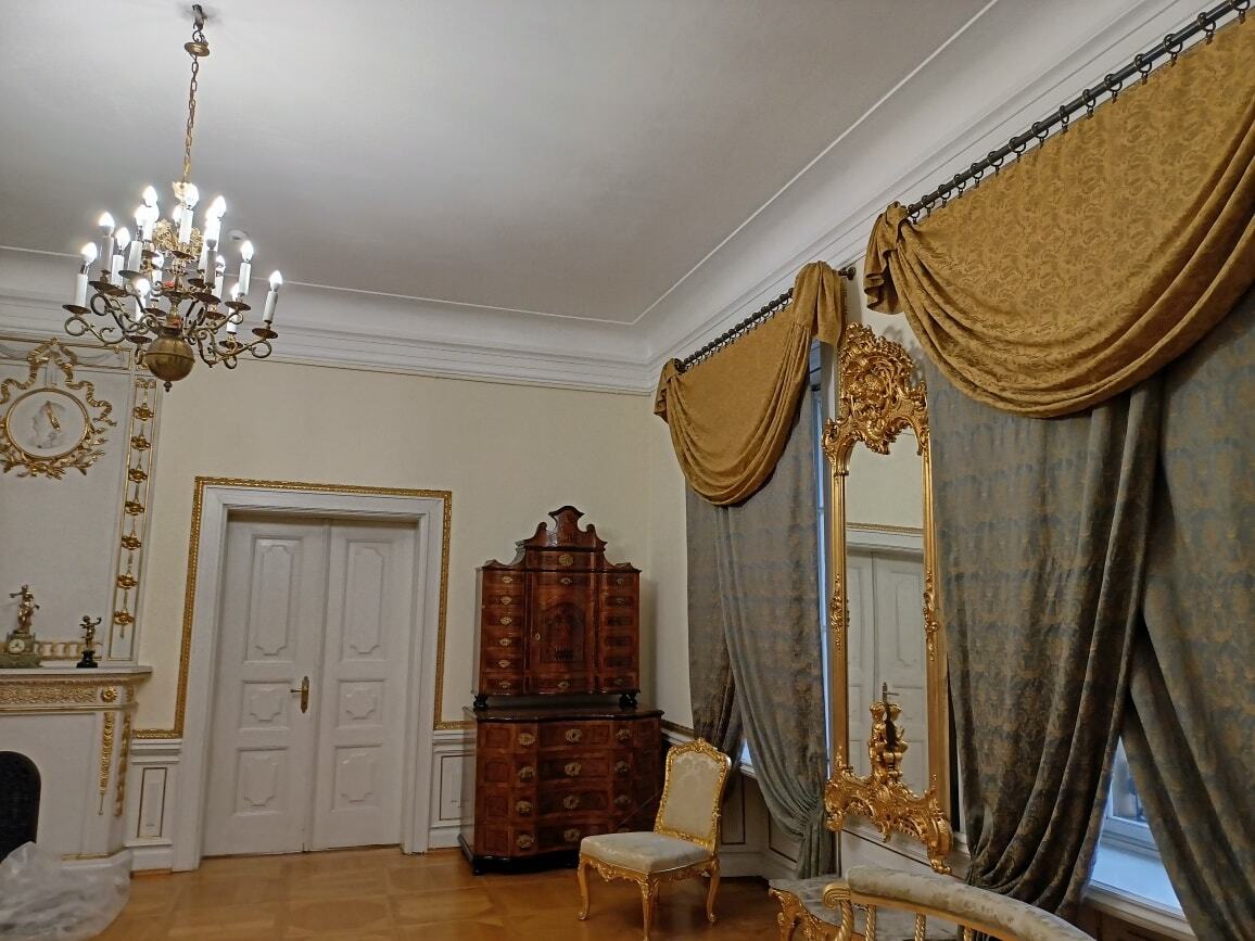 Będzin-Gzichów. Wnętrza Pałacu Mieroszewskich po remoncie i odświeżeniu. Grudzień 2025.