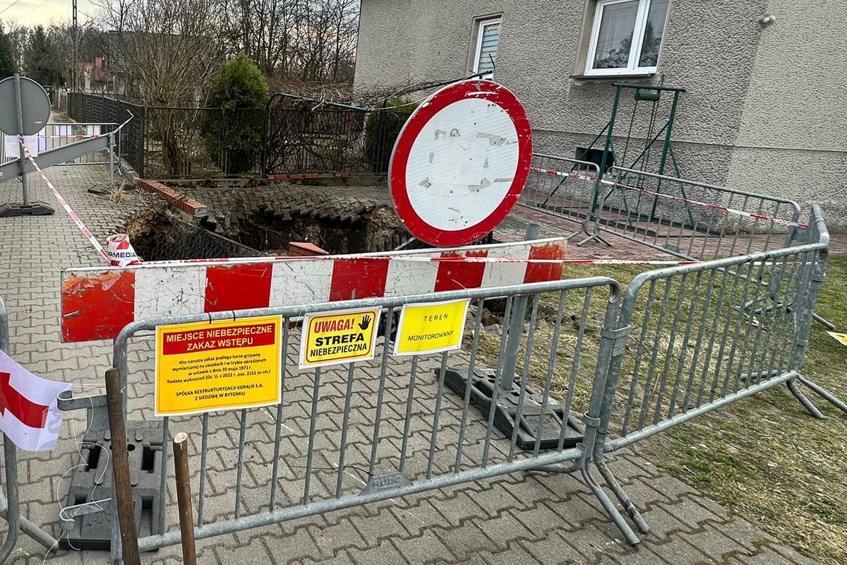 Będzin-Łagisza. Zapadlisko pogórnicze przy ulicy Świerkowej. 25 marca 2026