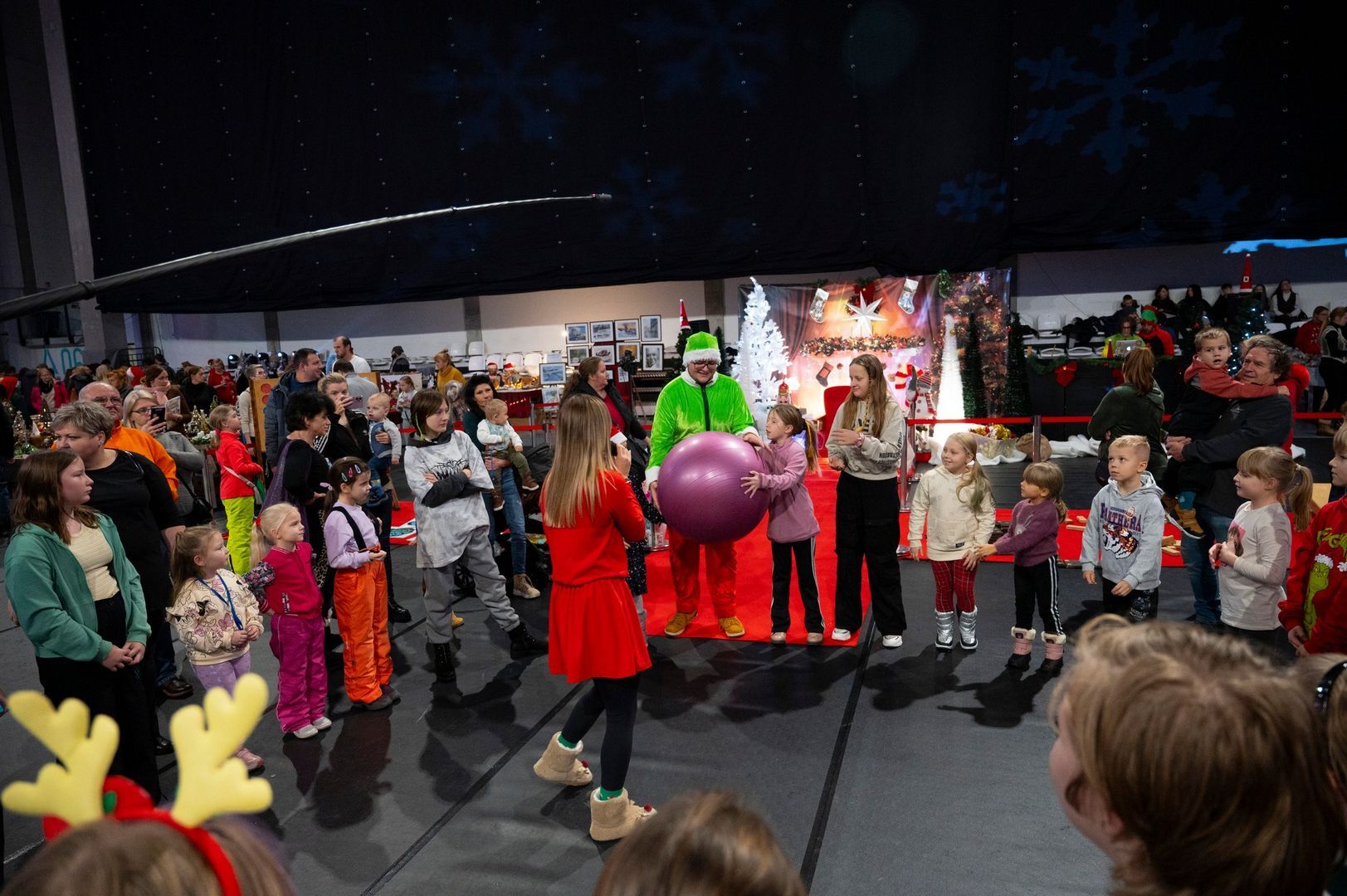 Mikołajkowy Jarmark Świąteczny w «Będzin Arenie». 3 grudnia 2023.