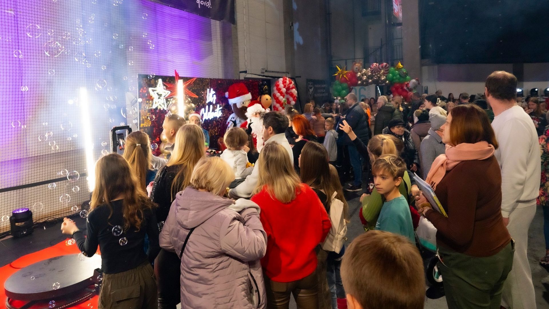 Mikołajkowy Jarmark Świąteczny w «Będzin Arenie». 3 grudnia 2023.