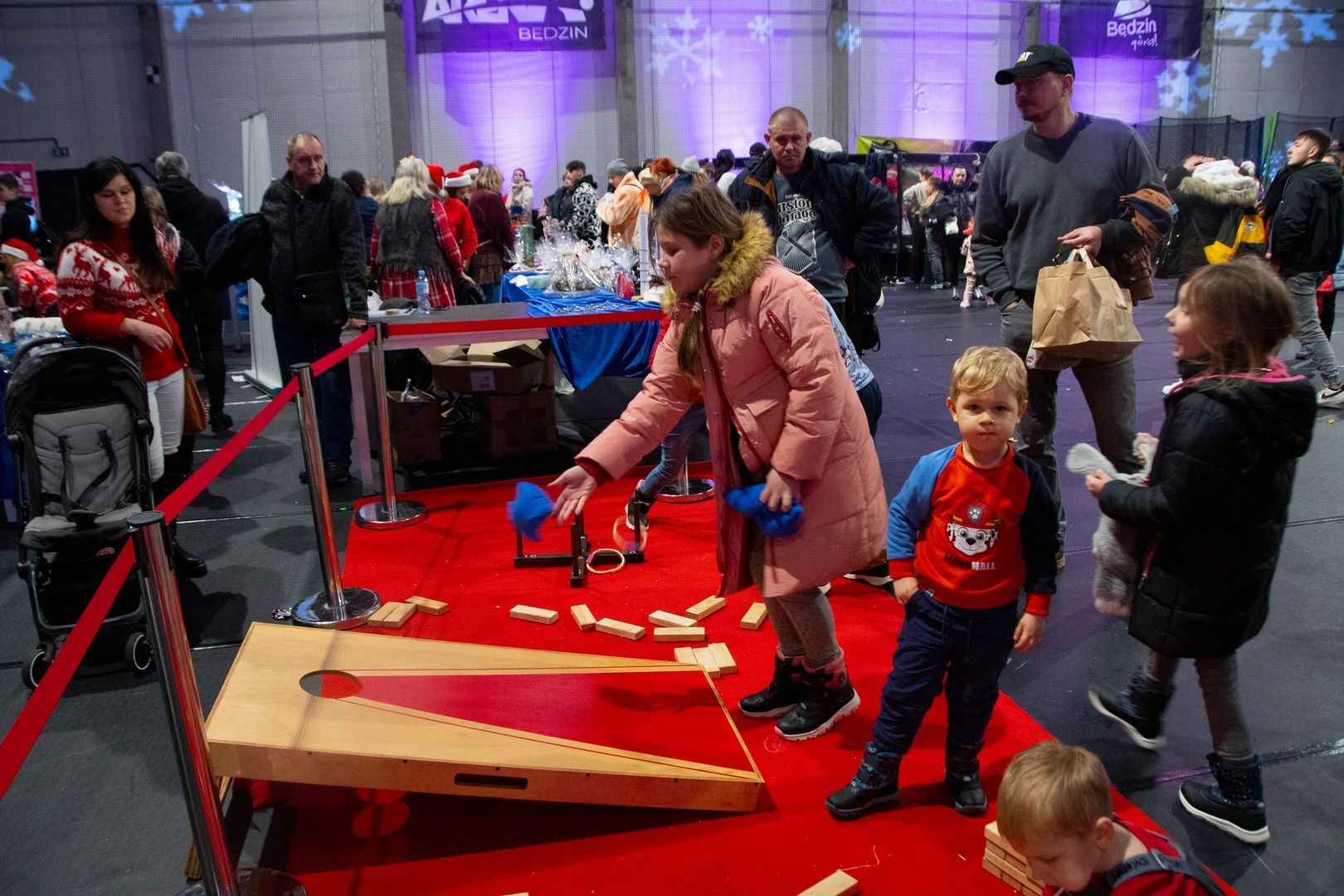 Mikołajkowy Jarmark Świąteczny w «Będzin Arenie». 3 grudnia 2023.