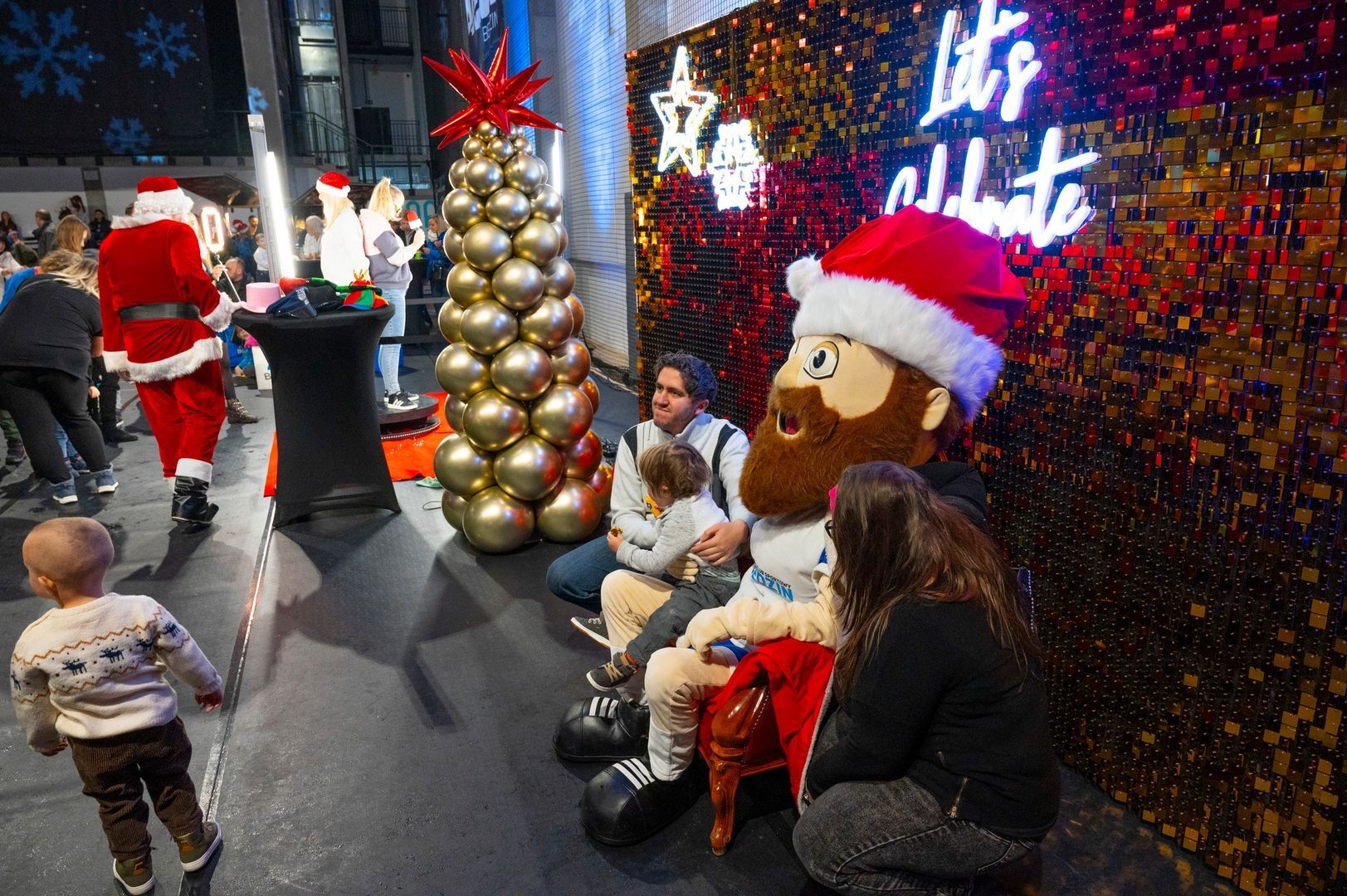 Mikołajkowy Jarmark Świąteczny w «Będzin Arenie». 3 grudnia 2023.