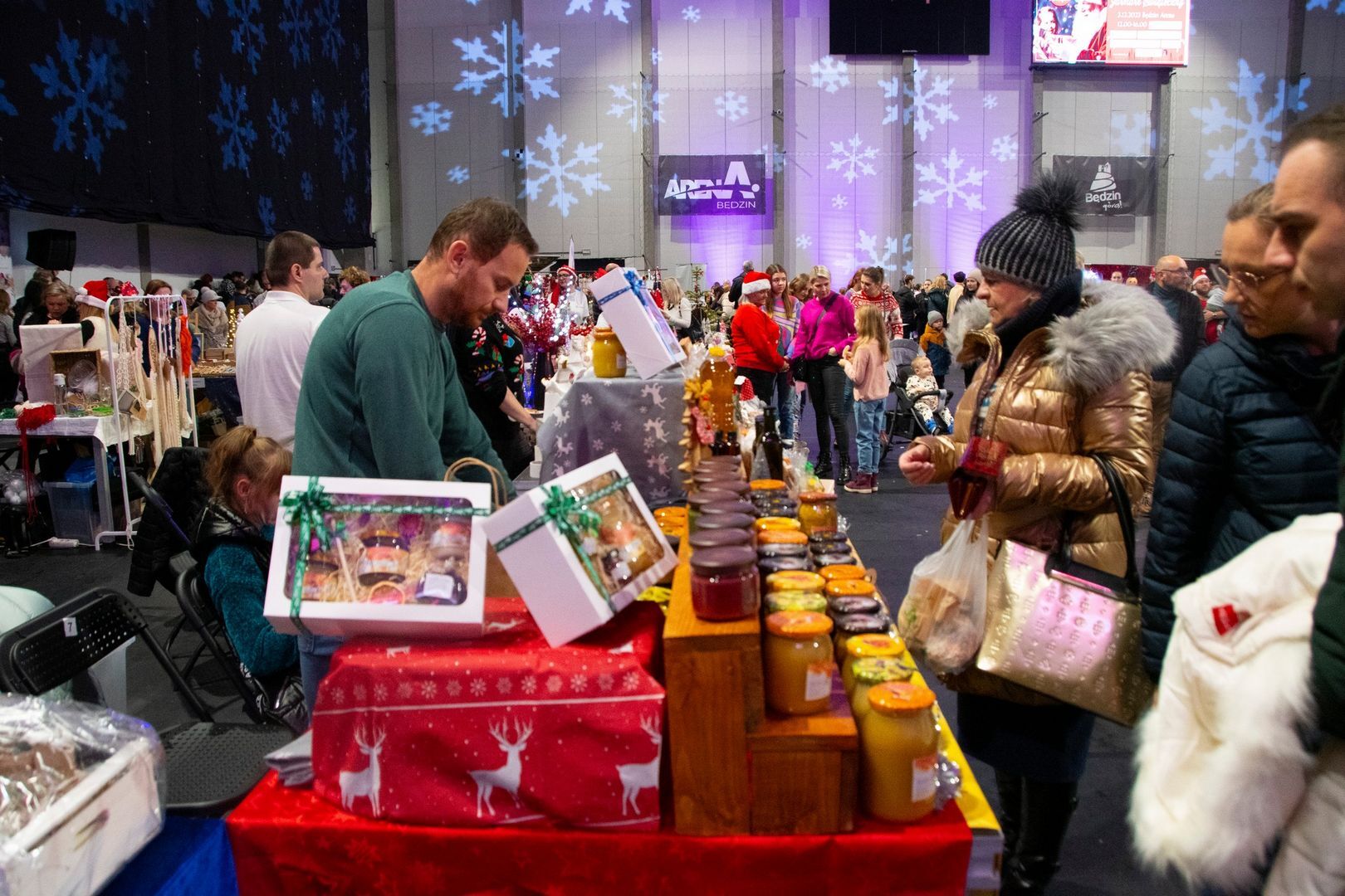 Mikołajkowy Jarmark Świąteczny w «Będzin Arenie». 3 grudnia 2023.