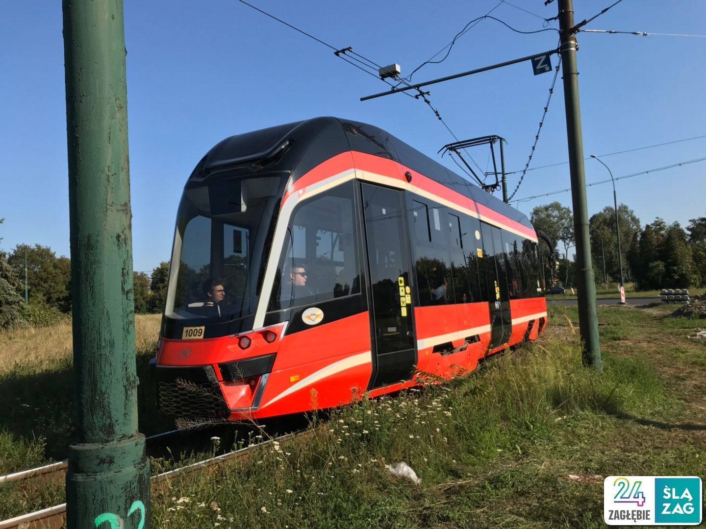 Będzin – „Nerka”. Torowisko tramwajowe i tramwaj Moderus Beta AC. 13 sierpnia 2025.