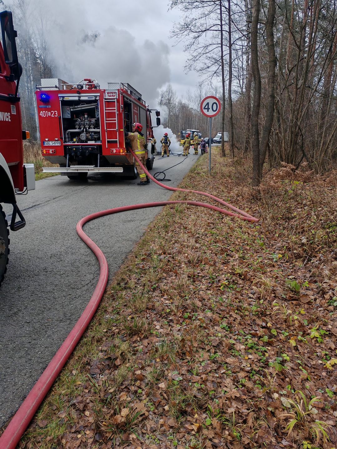 Chruszczobród. Pożar samochodu osobowego Mercedes-Benz CLS. 20 listopada 2025.