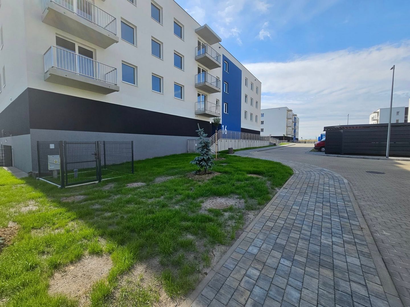 Czeladź. Ulica generała Józefa Hallera. Końcowy etap budowy pierwszej części osiedla mieszkaniowego TBS. 24 lipca 2025.