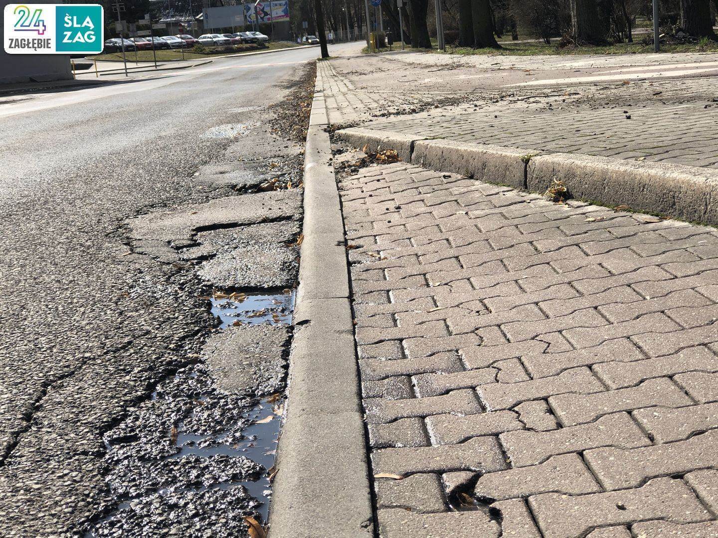 Czeladź. Ulica Katowicka. Stan drogi z chodnikiem i drogą dla rowerów. 17 marca 2025.