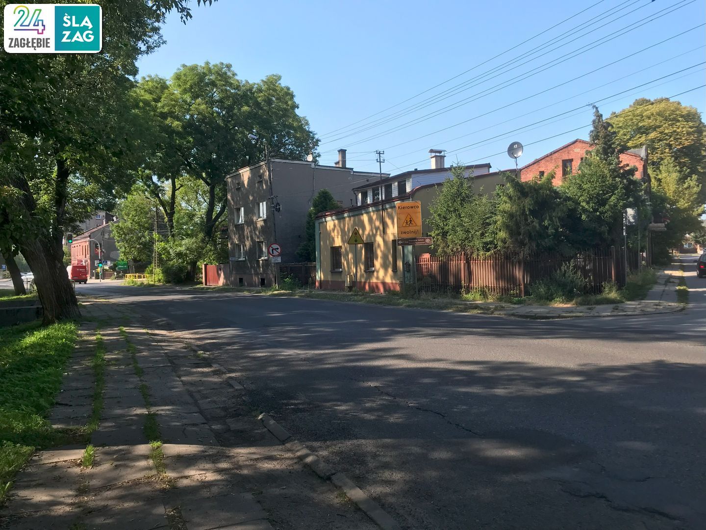 Czeladź. Ulica Katowicka. Stan drogi z chodnikiem. 13 sierpnia 2025.