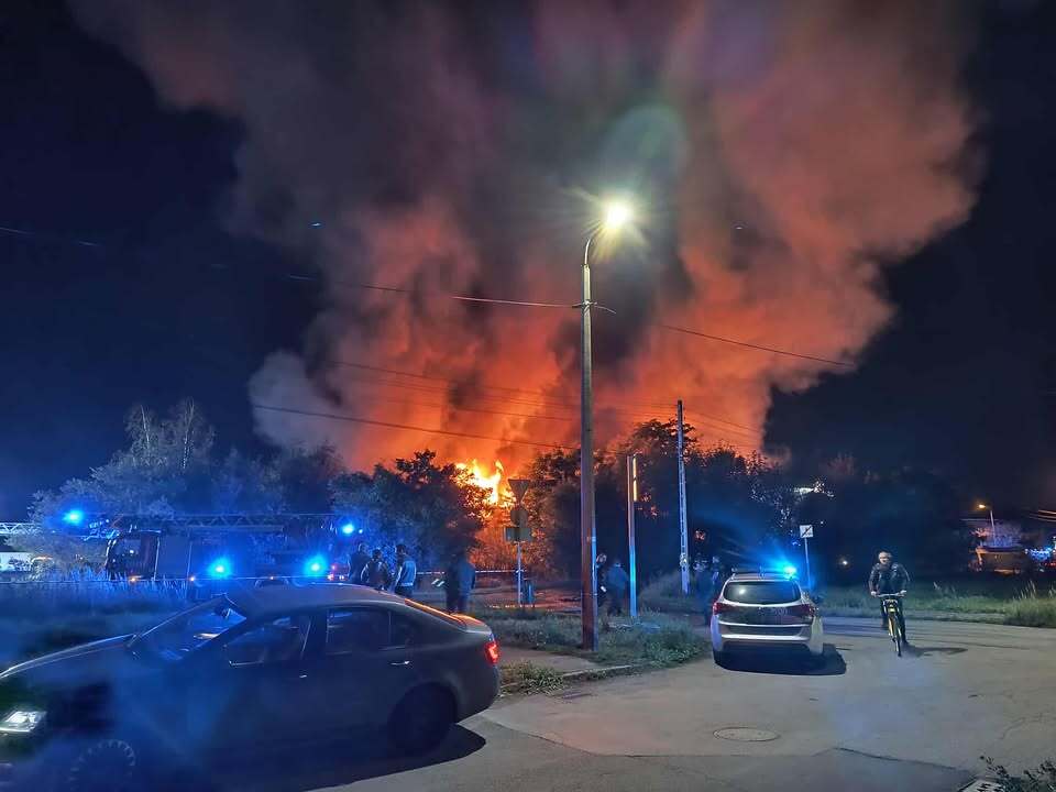 Czeladź. Ulica Rzemieślnicza – pożar hali produkcyjnej. 16 września 2025.