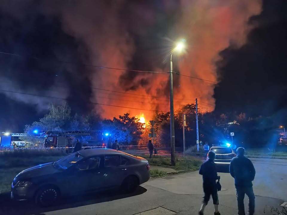 Czeladź. Ulica Rzemieślnicza – pożar hali produkcyjnej. 16 września 2025.