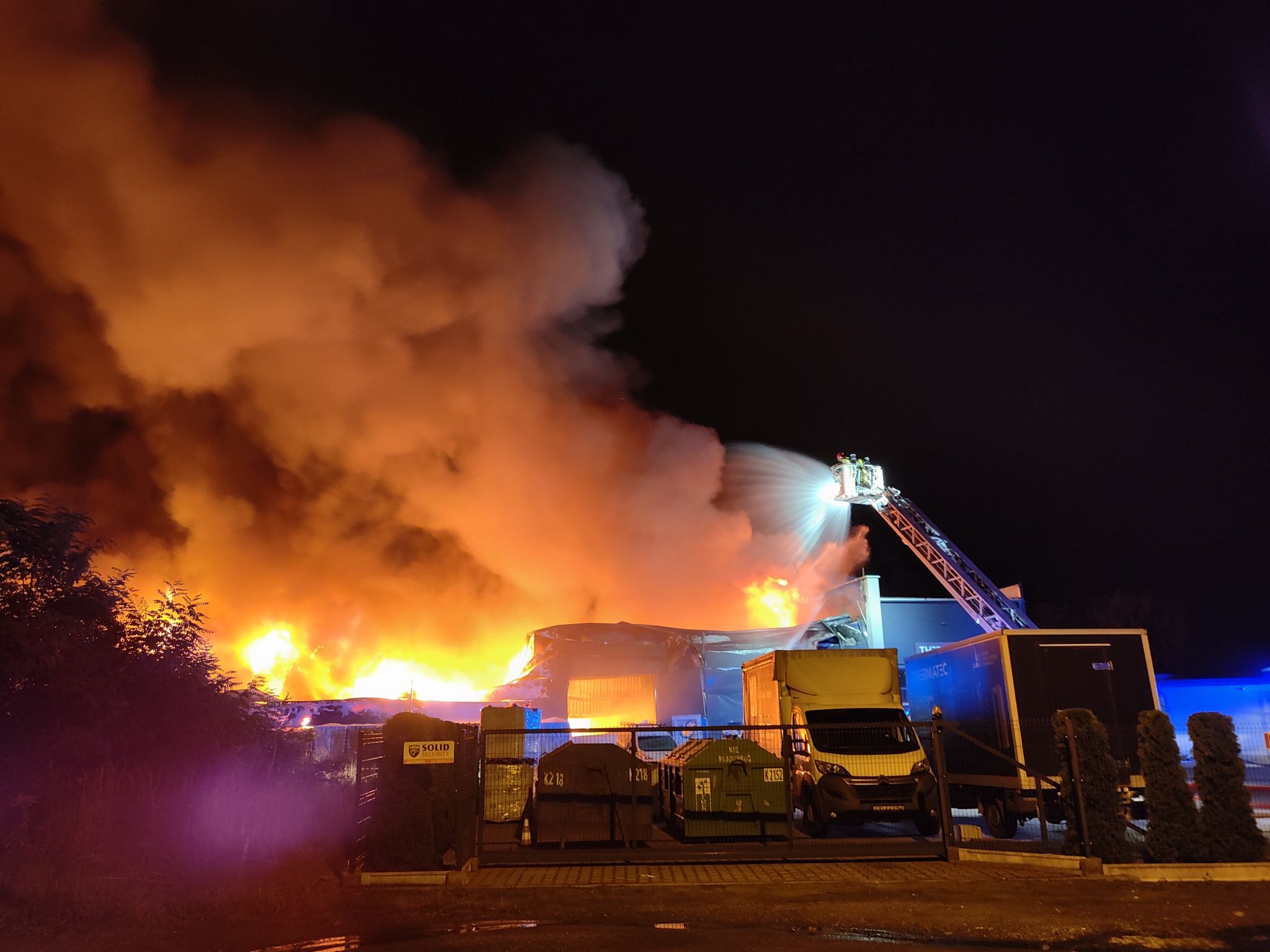 Czeladź. Ulica Rzemieślnicza – pożar hali produkcyjnej. 16 września 2025.