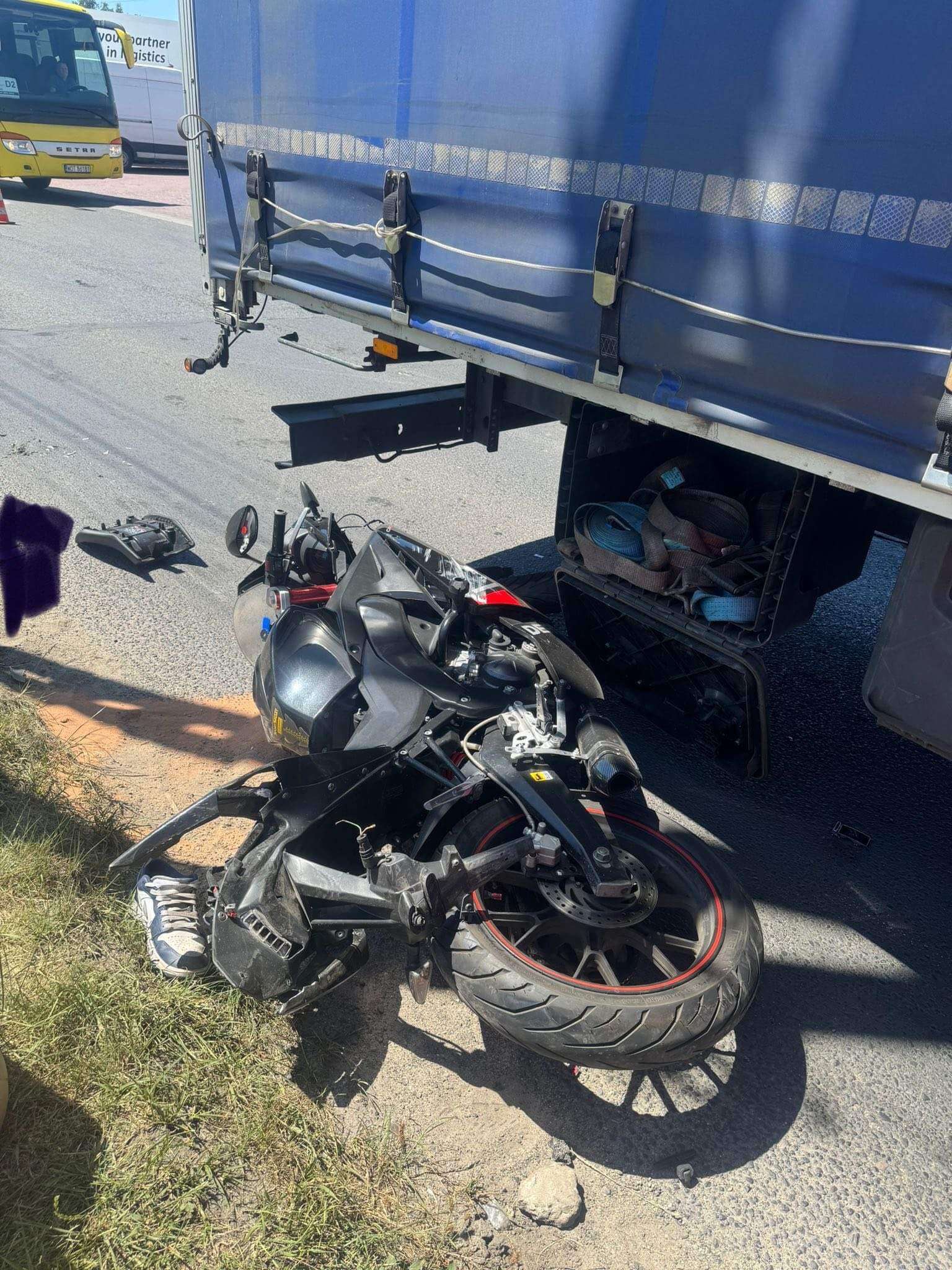 Czeladź. Śmiertelny wypadek przy ulicy Wiejskiej. Nie żyje 18-letni motocyklista. 2 lipca 2025.