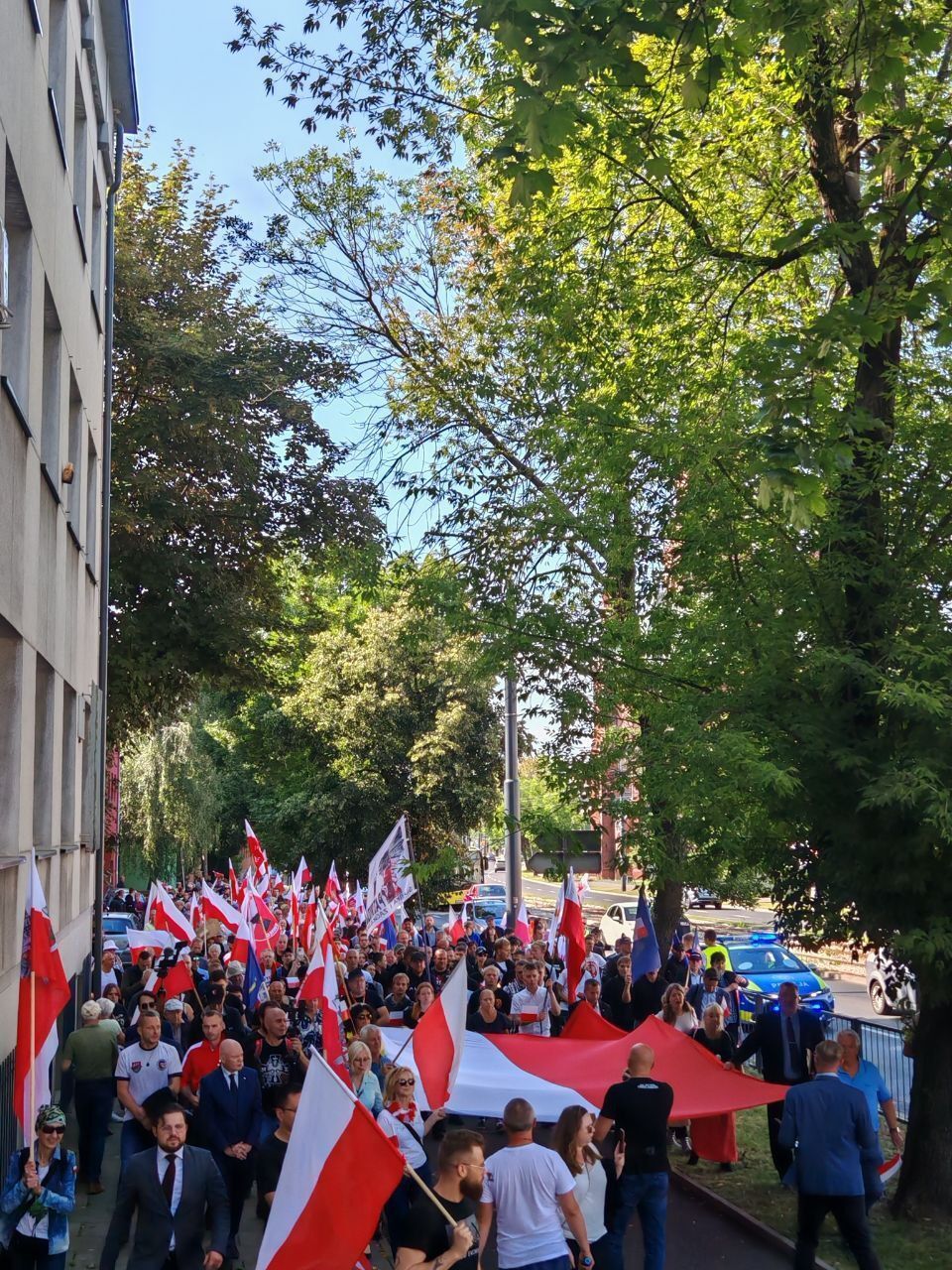 „Marsz obywatelski przeciwko nielegalnej imigracji” w Dąbrowie Górniczej. 31 lipca 2025.
