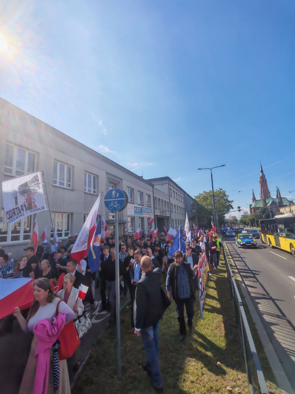 „Marsz obywatelski przeciwko nielegalnej imigracji” w Dąbrowie Górniczej. 31 lipca 2025.