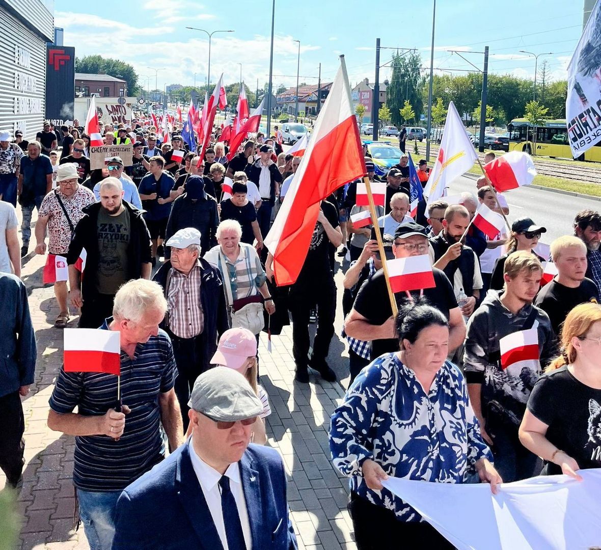 „Marsz obywatelski przeciwko nielegalnej imigracji” w Dąbrowie Górniczej. 31 lipca 2025.