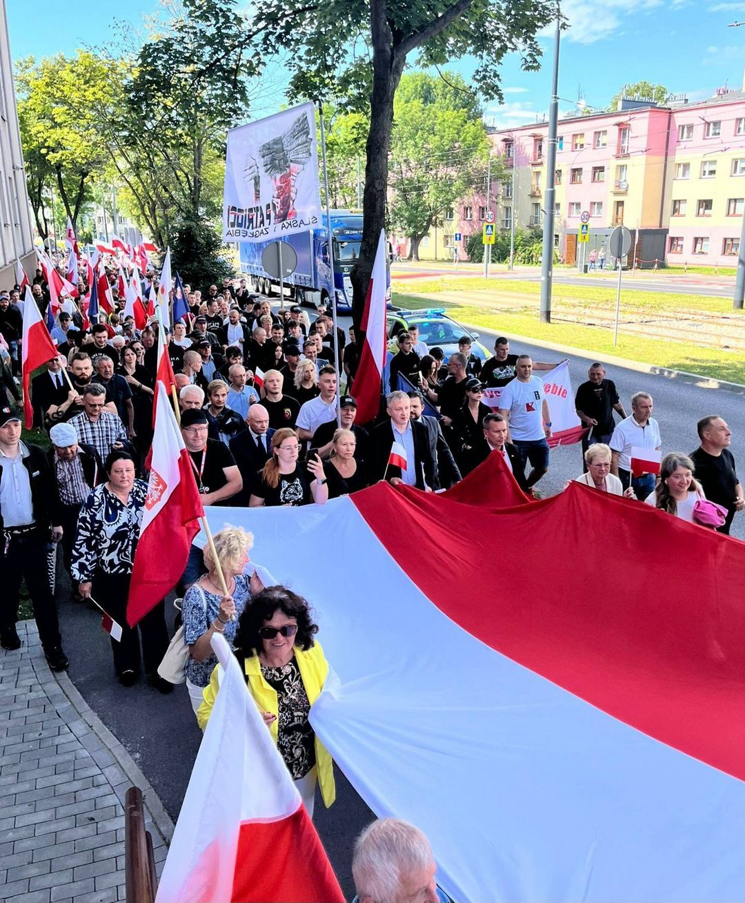 „Marsz obywatelski przeciwko nielegalnej imigracji” w Dąbrowie Górniczej. 31 lipca 2025.