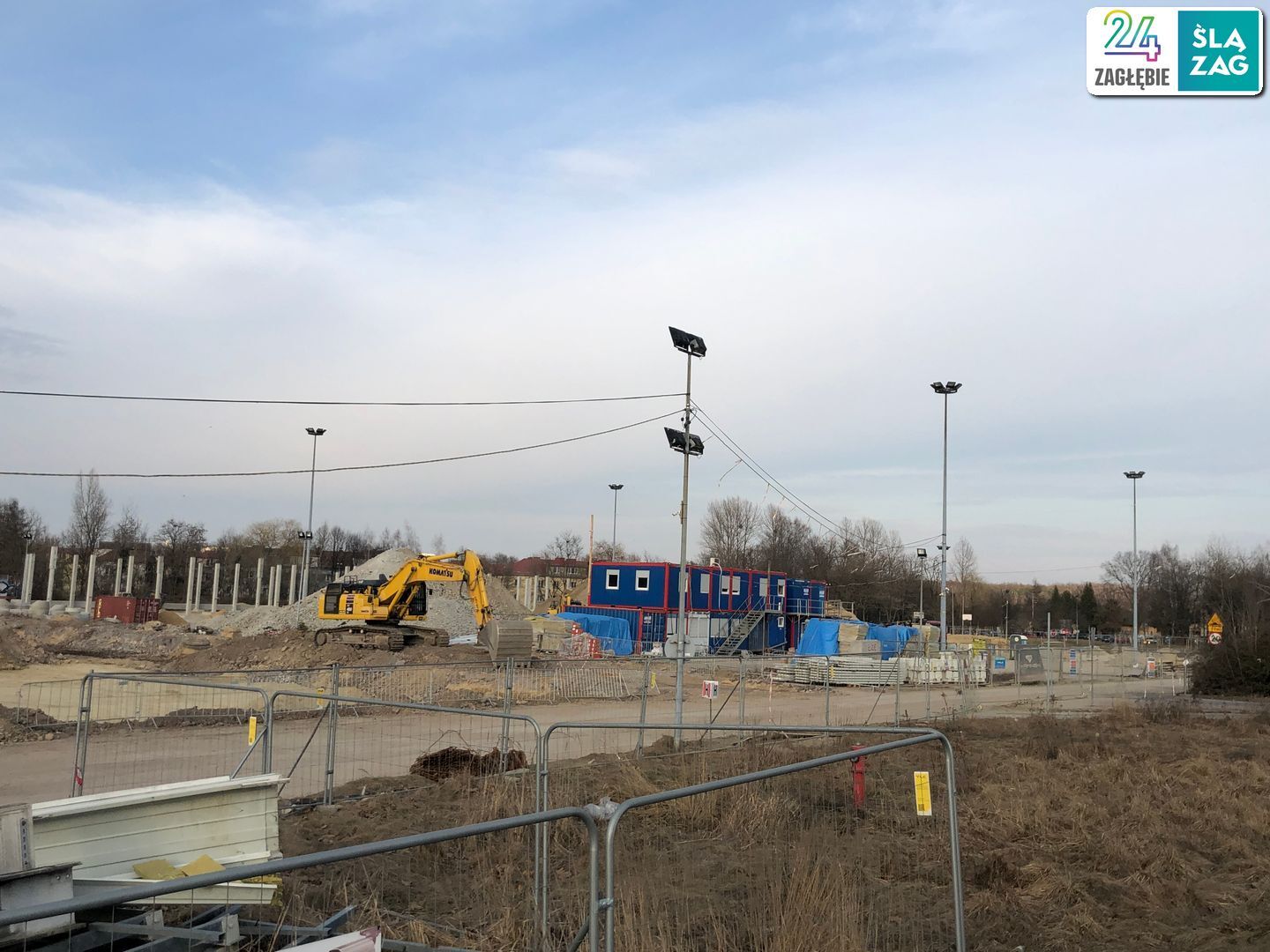 Dąbrowa Górnicza-Reden. Przebudowa dawnego hipermarketu «Auchan» przez niemiecką firmę Saller-Bau na nowy park handlowy «S1 Dąbrovia»,. 9 marca 2025.