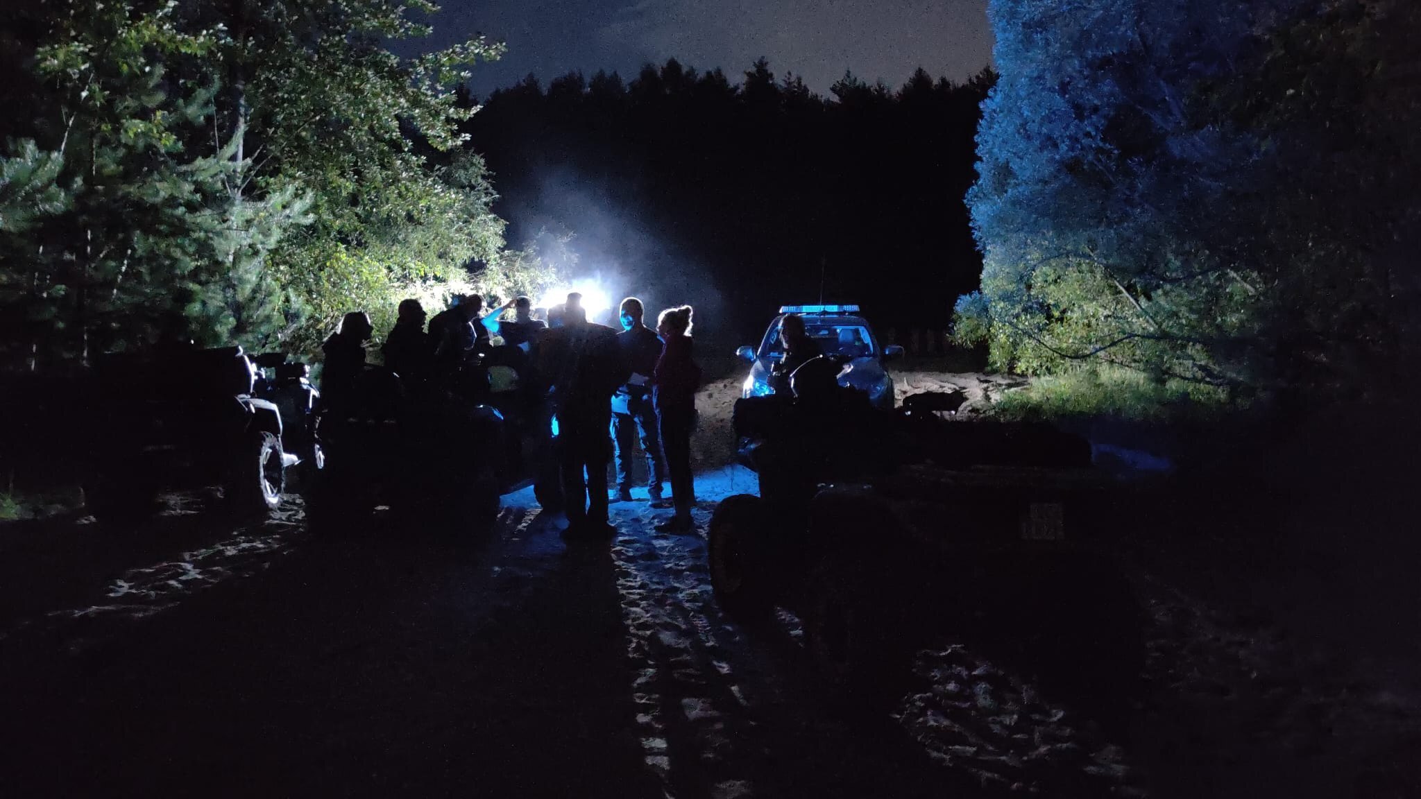 Dąbrowa Górnicza / gmina Siewierz. Akcja przeciwko nielegalnemu ruchowi quadów i motocykli na terenach wokół zbiornika Kuźnica Warężyńska. 2-3 sierpnia 2025.