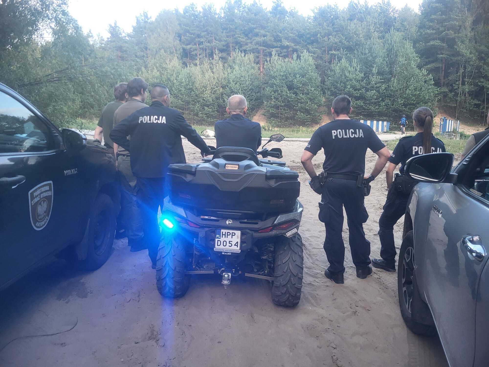 Dąbrowa Górnicza / gmina Siewierz. Akcja przeciwko nielegalnemu ruchowi quadów i motocykli na terenach wokół zbiornika Kuźnica Warężyńska. 9-10 sierpnia 2025.