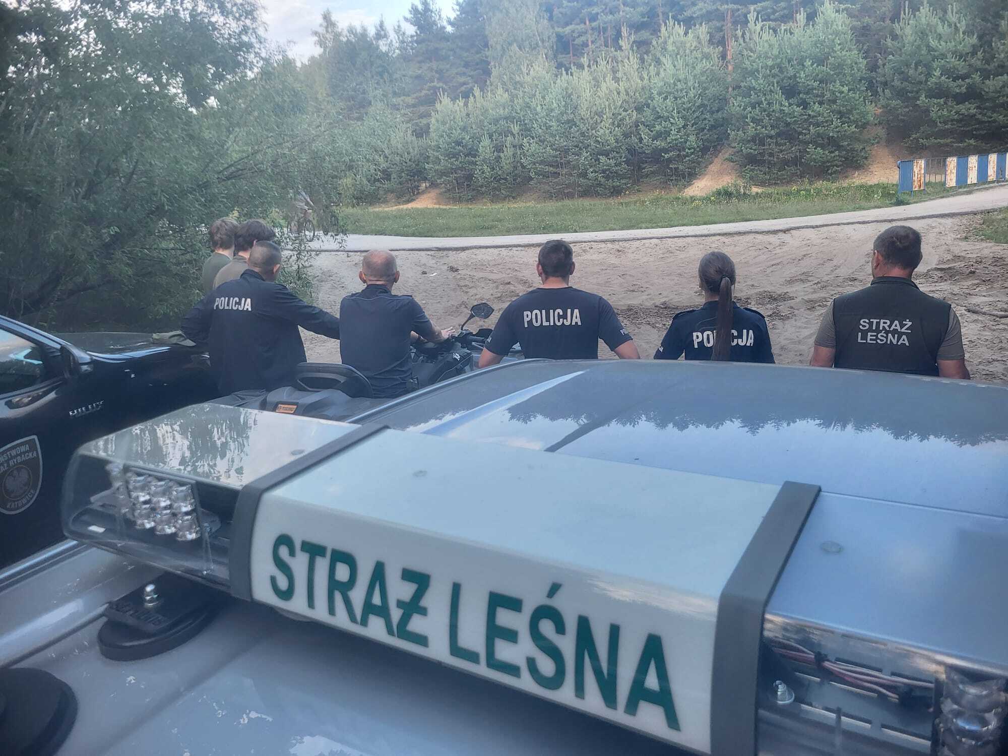 Dąbrowa Górnicza / gmina Siewierz. Akcja przeciwko nielegalnemu ruchowi quadów i motocykli na terenach wokół zbiornika Kuźnica Warężyńska. 9-10 sierpnia 2025.